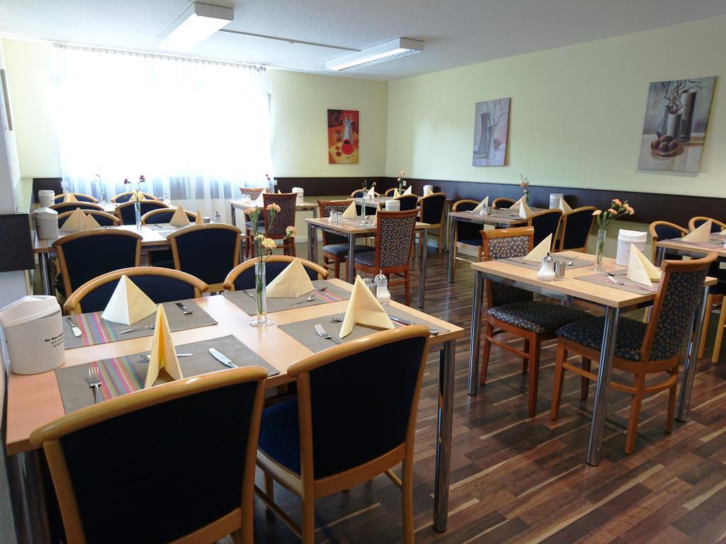 Central Hotel Winnenden Bagian luar foto