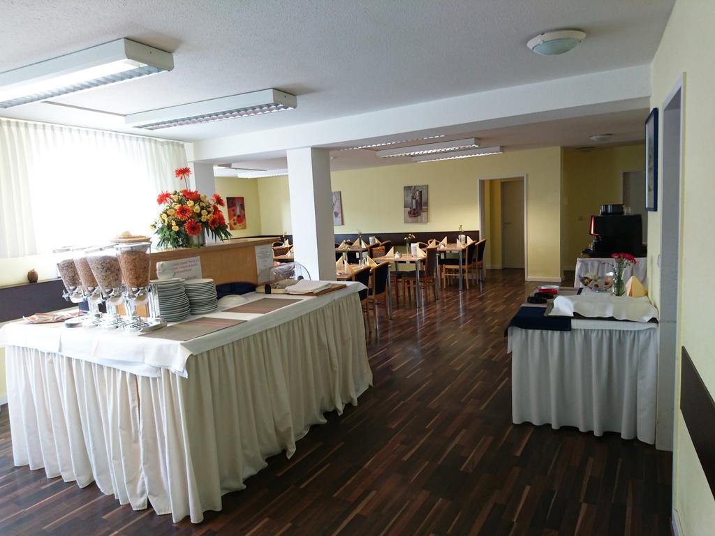 Central Hotel Winnenden Bagian luar foto