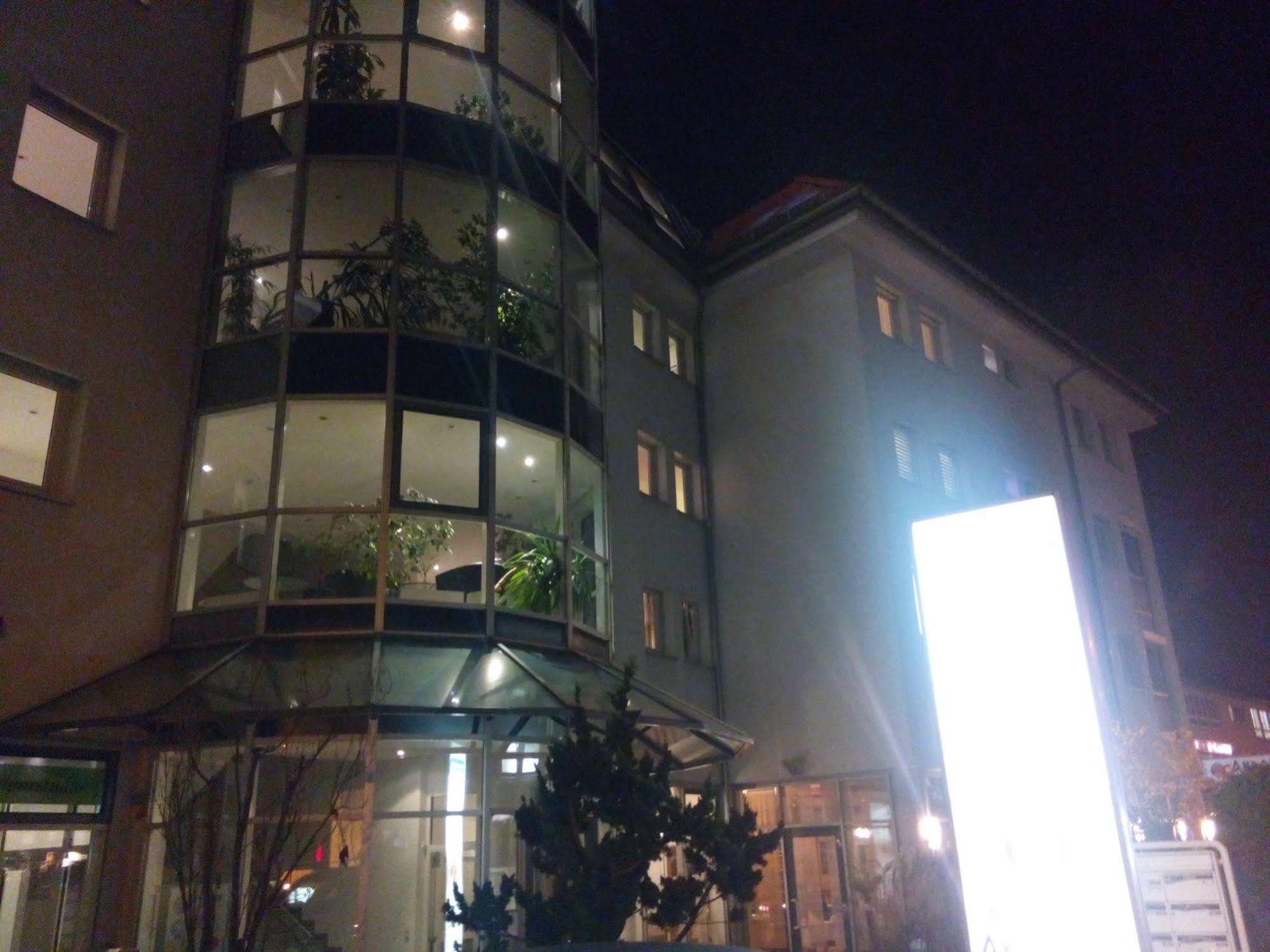 Central Hotel Winnenden Bagian luar foto